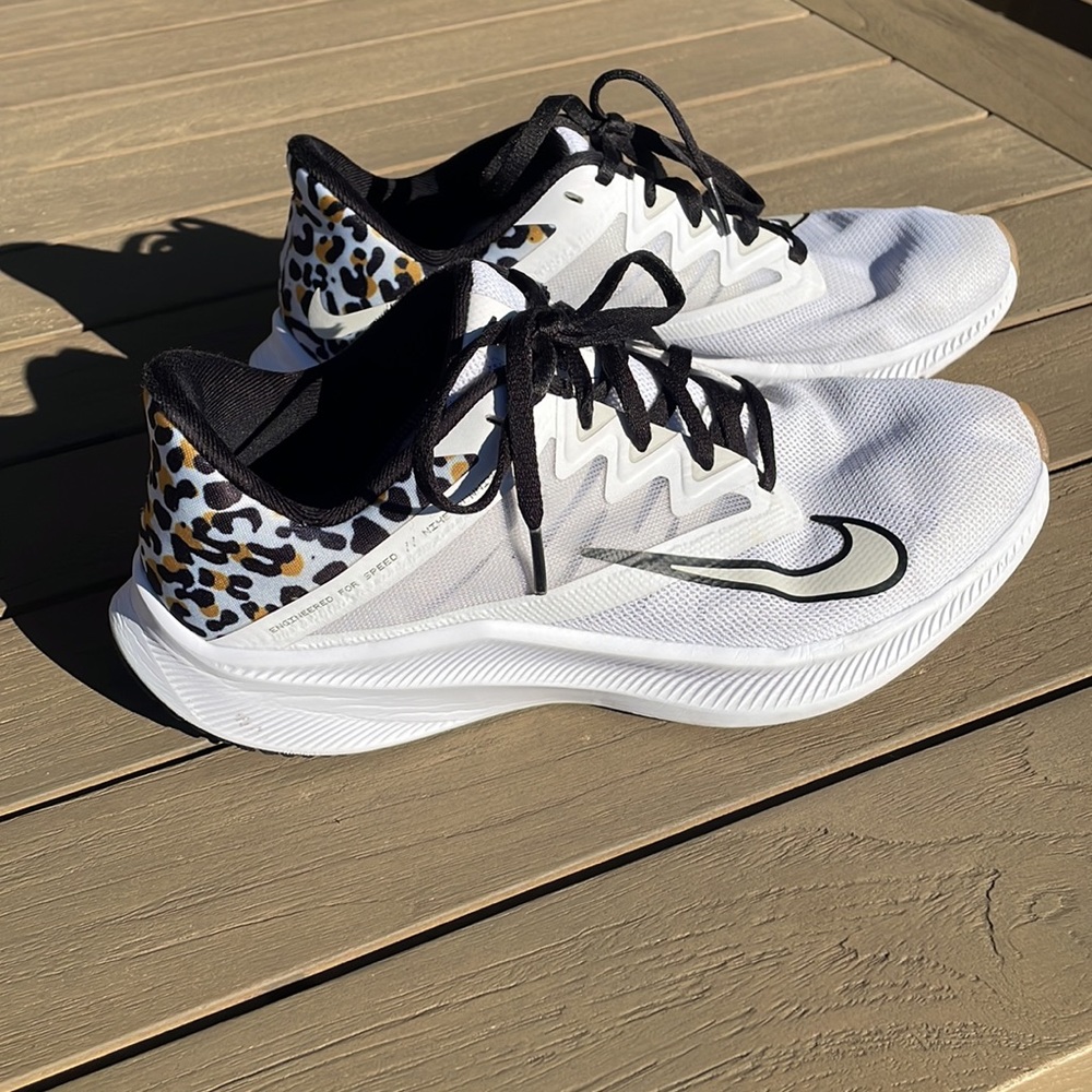 Womens Nike Quest 3 Running Shoe Leopard Print Size 8 Gem